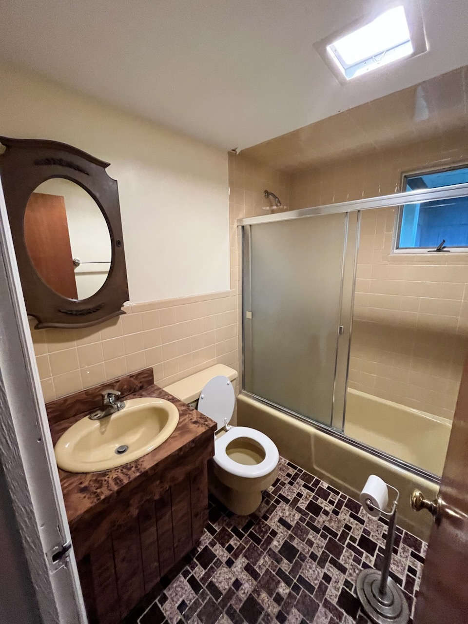 Bottom Bathroom Old